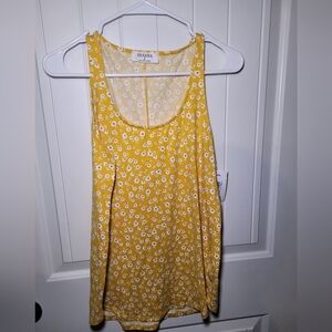 Zenana  Sleeveless round neck baby floral tank size small